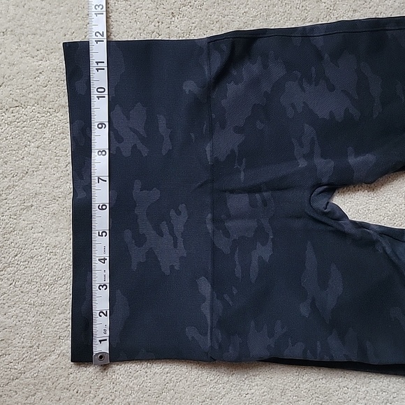 💗 SPANX Look at Me Now Seamless Leggings Camo M - Picture 5 of 7